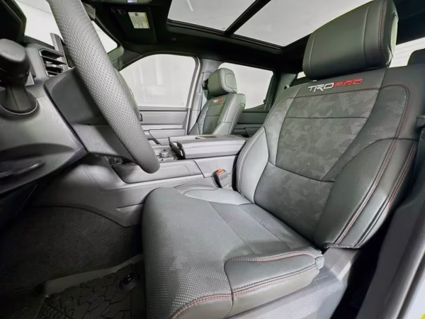 2025 Toyota Tundra - Image 33