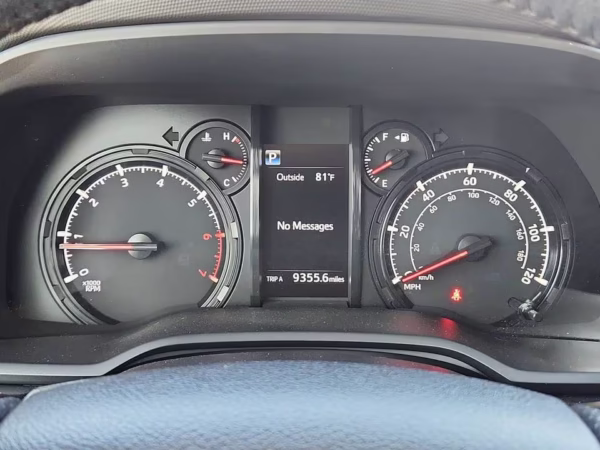 2022 Toyota 4Runner - Image 14