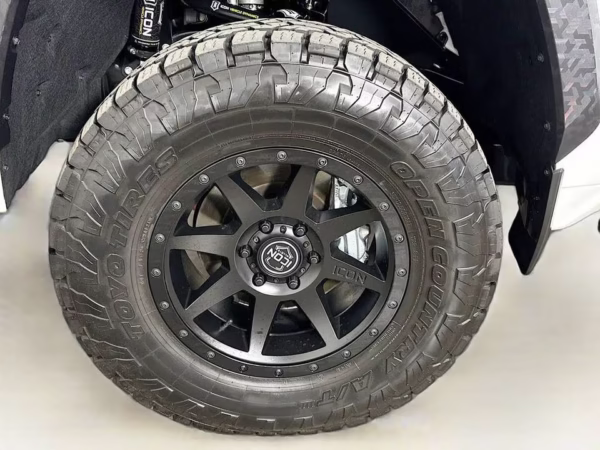 2025 Toyota Tundra - Image 8