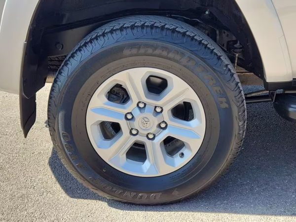 2022 Toyota 4Runner - Image 18
