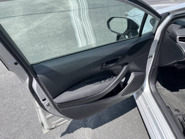 2023 Toyota Corolla LE - Image 3